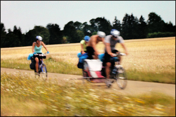 06-Bike-riders