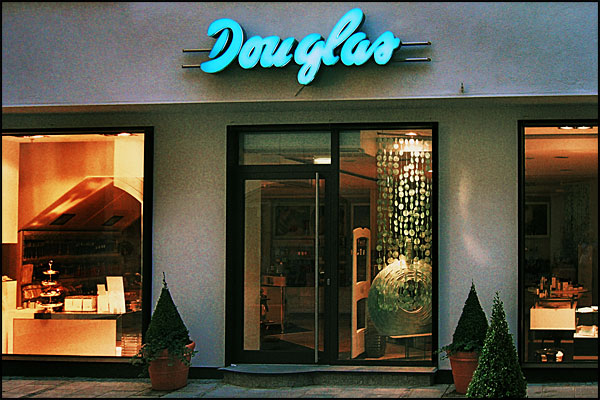 29-Douglas
