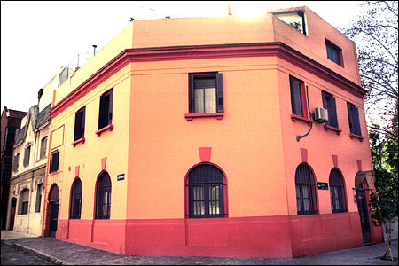 We passed this colorful building in Belgrano while walking to the restaurant where we were to meet Hector Maletta for lunch. 