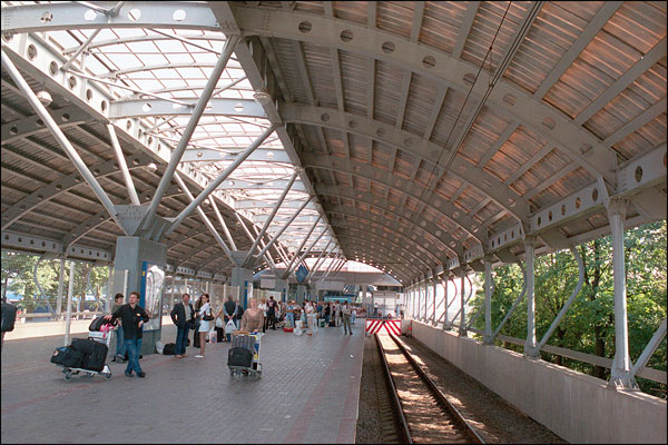 12-DomodedovoStation-3