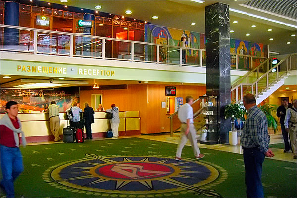 25-Rossiya-Lobby