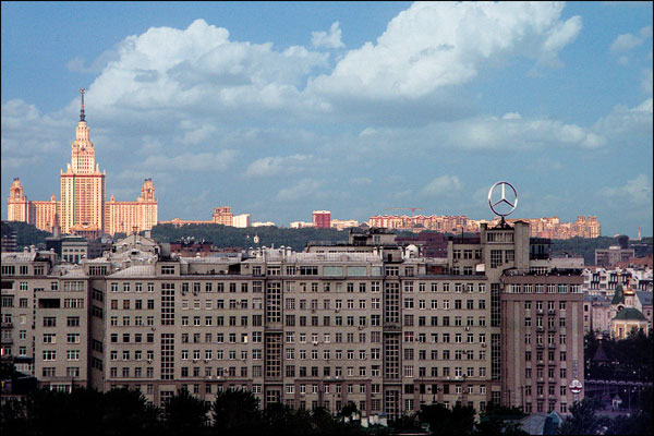33-Mercedes-Sign-1
