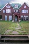 House-with-grassy-walkway