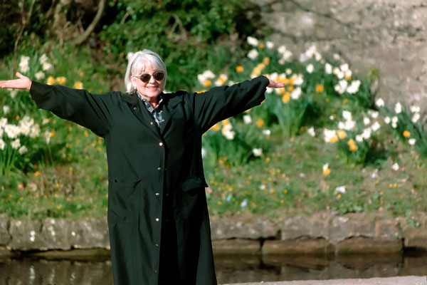 Narrowboat. Arms outstretched.