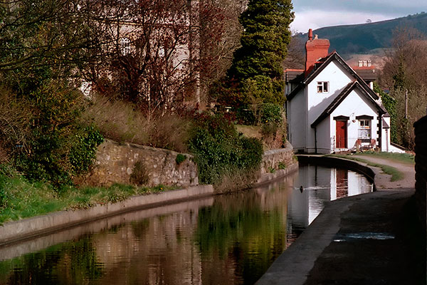 Llangollen canal view