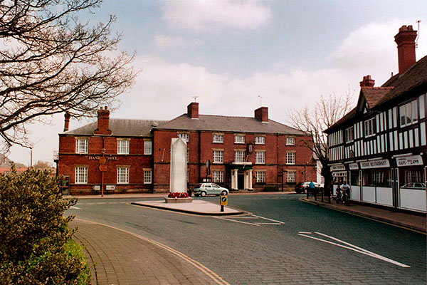 Hand Hotel, Chirk