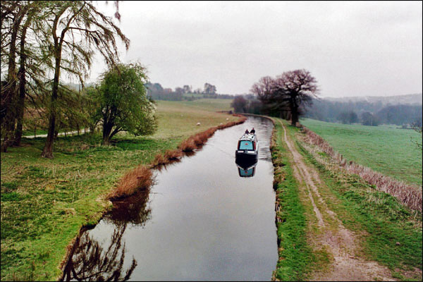 Narrowboat. Llangollen Bridge 34