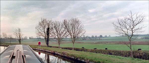 Narrowboat drifts crosswise
