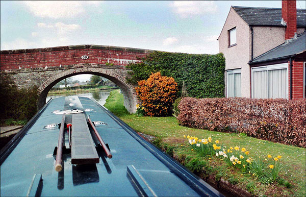 Narrowboat. Bridge 69 at Frankton Junction