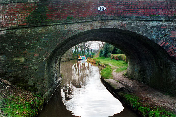 Narrowboat. Llangollen Canal Bridge 16.