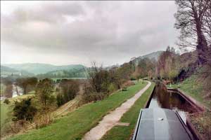 Narrowboat. One-way section of Llangollen canal