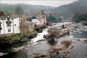 32Dee-from-bridge.jpg
