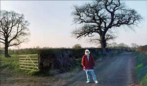 Narrowboat. Walking to Marbury
